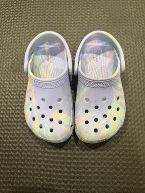 Kids Light Purple marbled Crocs, size 10